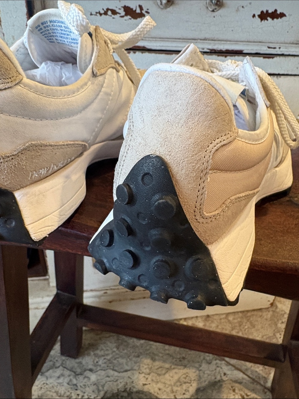 New Balance 327 Unisex Shoes - Picture 7 of 14